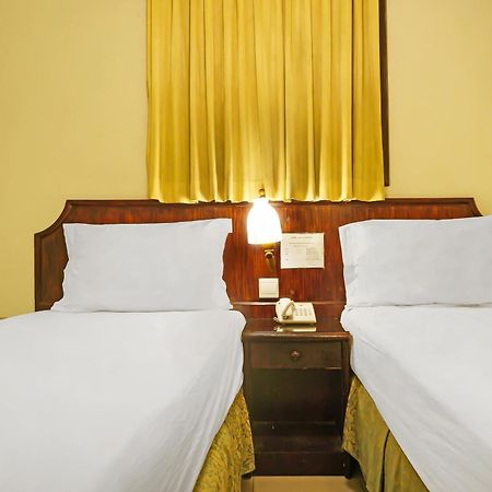 Super Oyo Collection O 92690 Hotel Limas Palembang Bagian luar foto