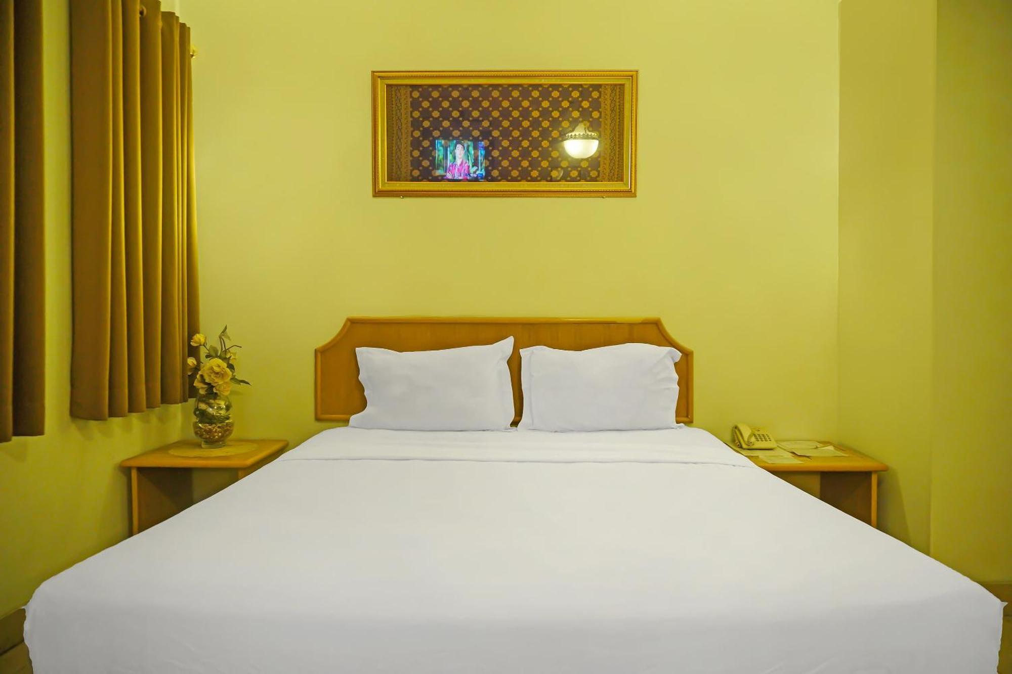 Super Oyo Collection O 92690 Hotel Limas Palembang Bagian luar foto