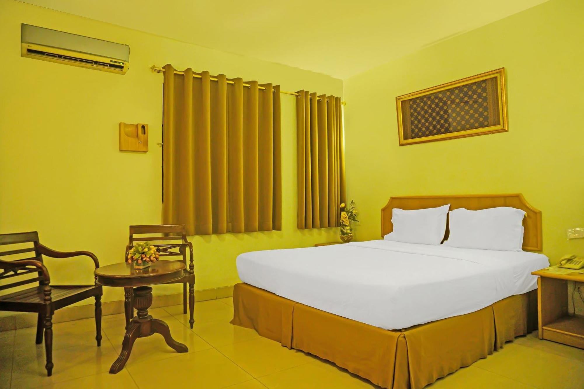 Super Oyo Collection O 92690 Hotel Limas Palembang Bagian luar foto
