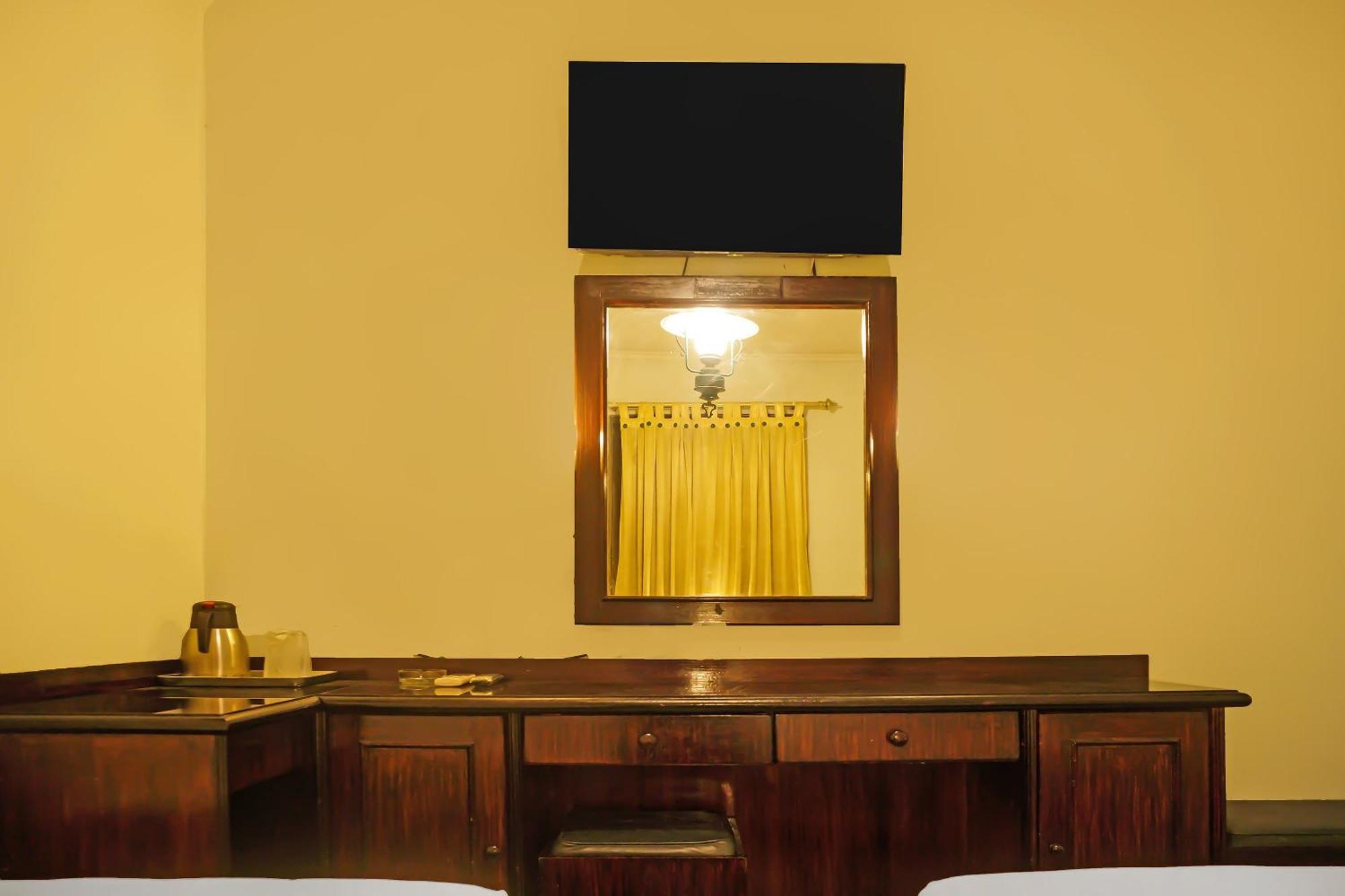 Super Oyo Collection O 92690 Hotel Limas Palembang Bagian luar foto